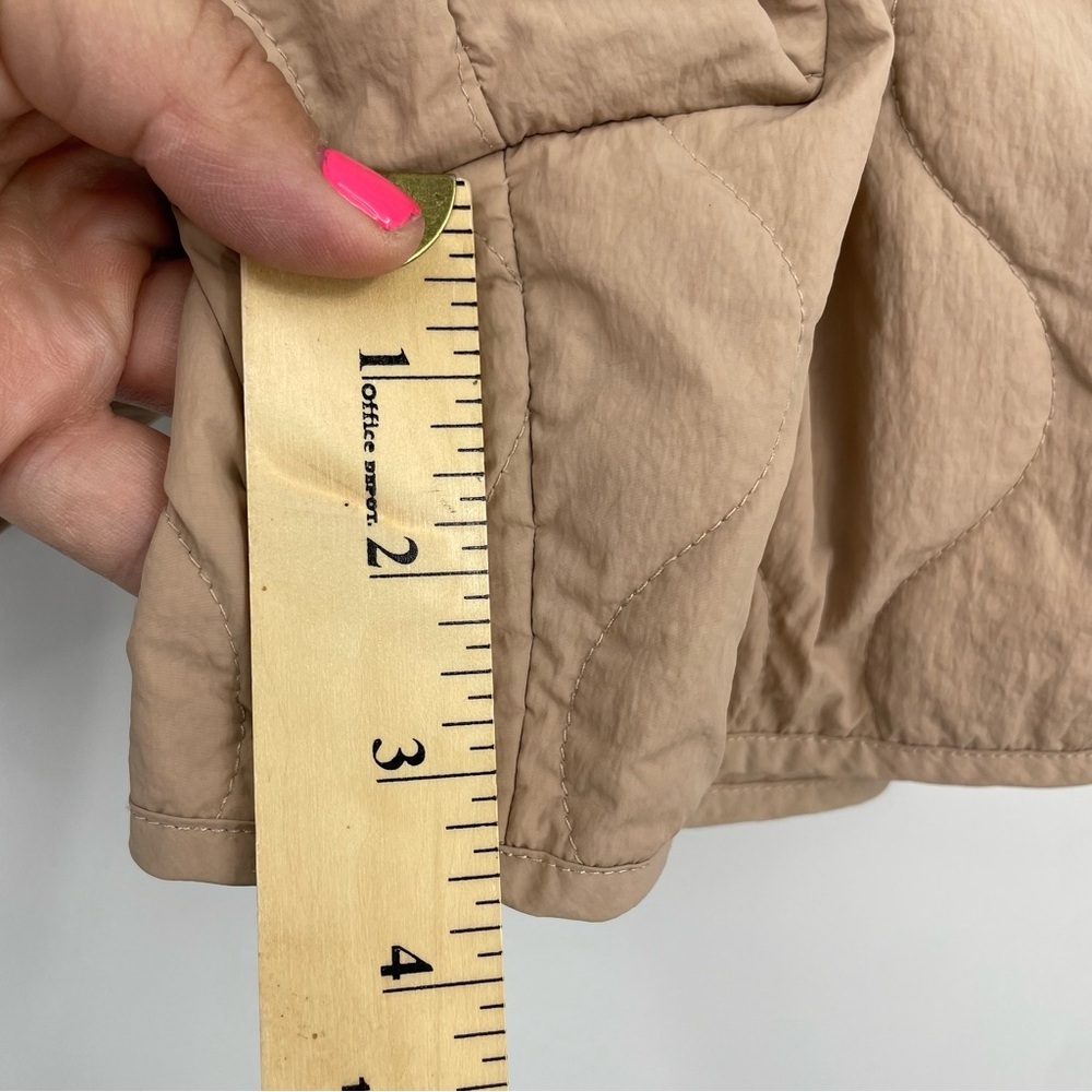 Varley Connel beige Quilted drawstring Shorts Sz XL summer nylon quilt Var01781 - Picture 4 of 8